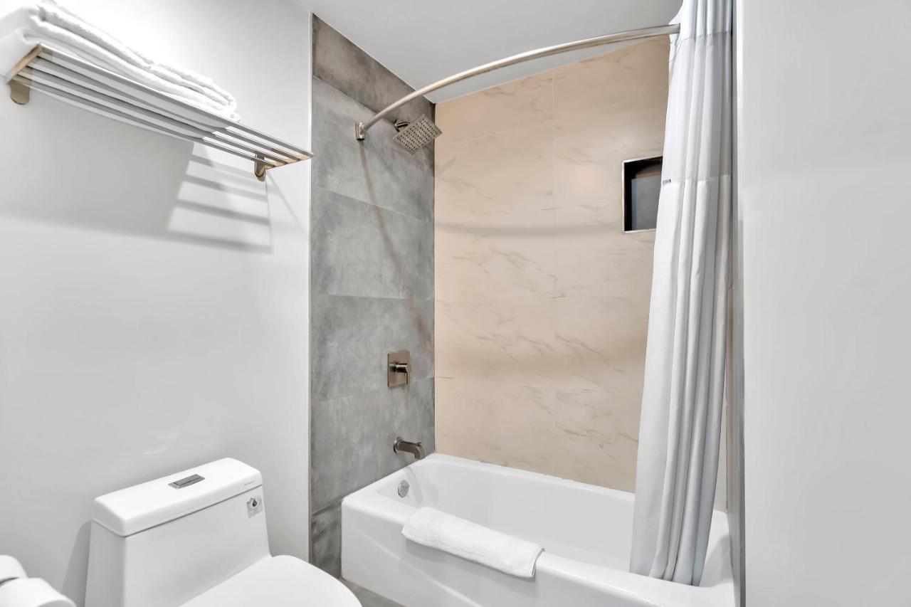 Exclusivo Inn And Suites Lakewood Экстерьер фото