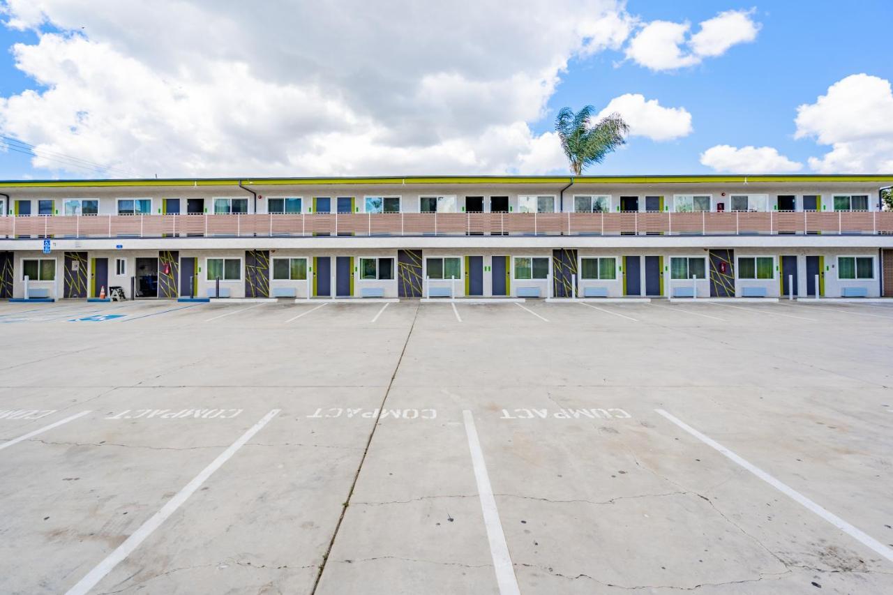 Exclusivo Inn And Suites Lakewood Экстерьер фото